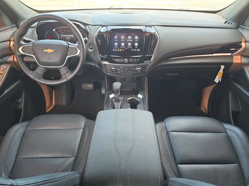 Used 2023 Chevrolet Traverse LT AWD/4WD image 9