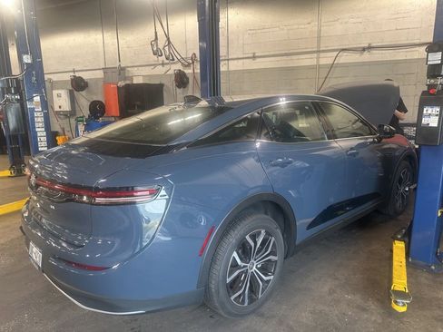 Used 2025 Toyota Crown XLE image 3