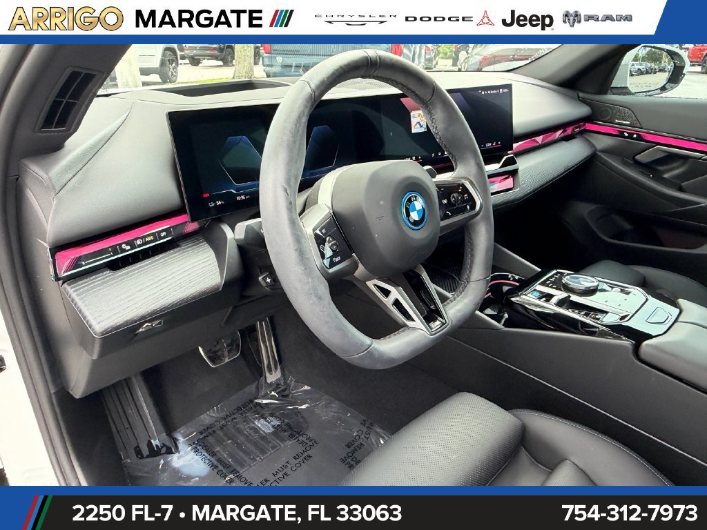 Used 2025 BMW i5 xDrive40 w/ M Sport Package AWD/4WD image 10