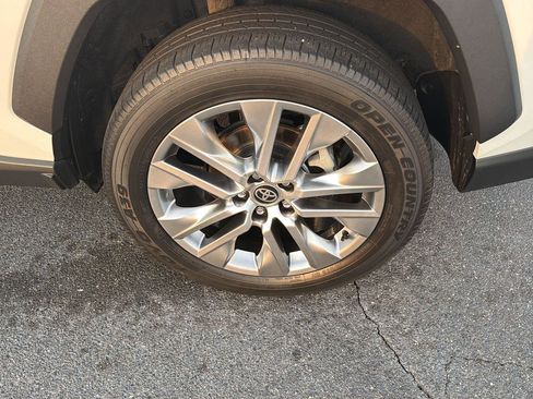Certified 2024 Toyota RAV4 XLE Premium AWD/4WD image 38