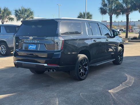 New 2025 Chevrolet Suburban Premier image 10