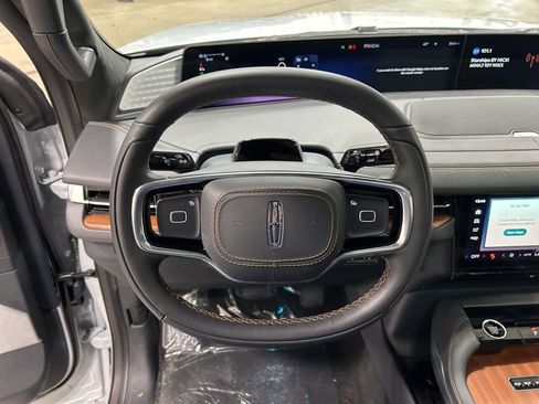 New 2026 Lincoln Navigator Black Label AWD/4WD image 15