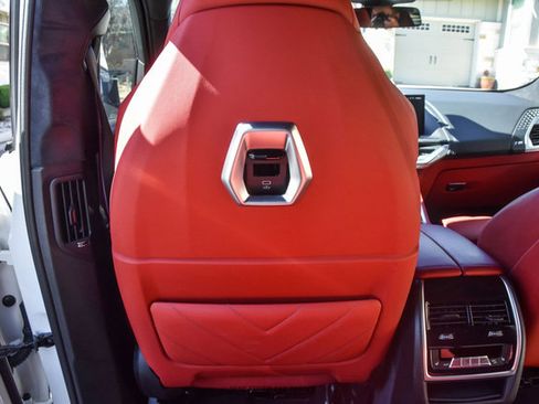 Used 2024 BMW XM w/ M Driver's Package image 60