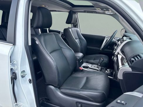Used 2024 Toyota 4Runner Limited AWD/4WD image 31