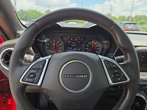 Used 2020 Chevrolet Camaro LT RWD image 9