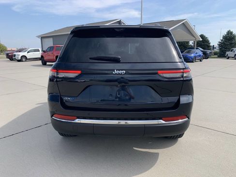 Used 2023 Jeep Grand Cherokee 4WD 4xe w/ Luxury Tech Group II image 11