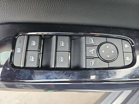 New 2026 Nissan Pathfinder Platinum w/ Cargo Package FWD image 32