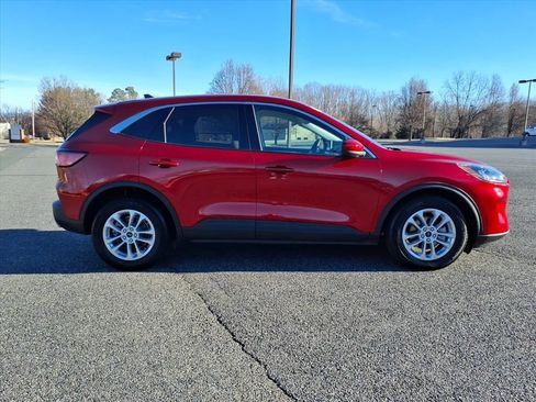 Used 2021 Ford Escape SE w/ Convenience Package image 3