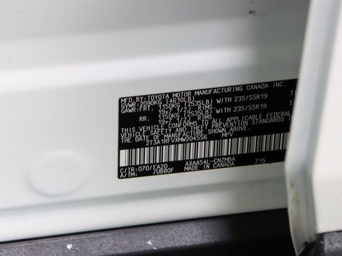 Used 2021 Toyota RAV4 XLE Premium image 33