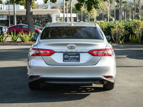 Used 2019 Toyota Camry LE w/ Carpet Mat Package FWD image 5