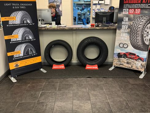 Used 2017 Jeep Wrangler 75th Anniversary image 34