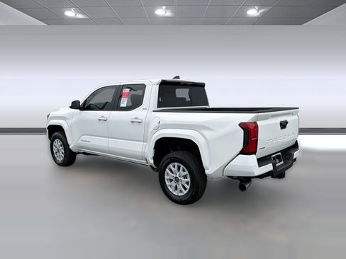 Used 2026 Toyota Tacoma SR5 RWD image 3