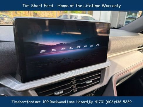 Used 2025 Ford Explorer ST-Line w/ ST-Line Street Pack AWD/4WD image 11