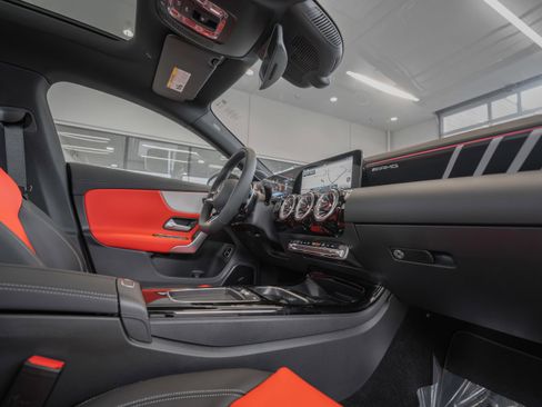 New 2025 Mercedes-Benz CLA 45 AMG 4MATIC image 17