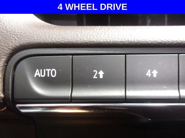 Used 2023 Cadillac Escalade ESV Premium Luxury w/ Performance Package AWD/4WD image 14
