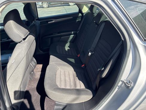 Used 2017 Ford Fusion SE FWD image 20