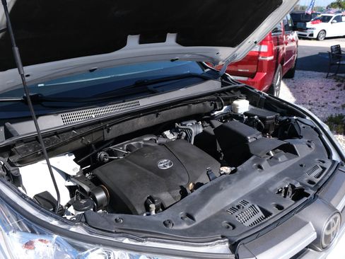 Used 2019 Toyota Highlander FWD V6 image 51