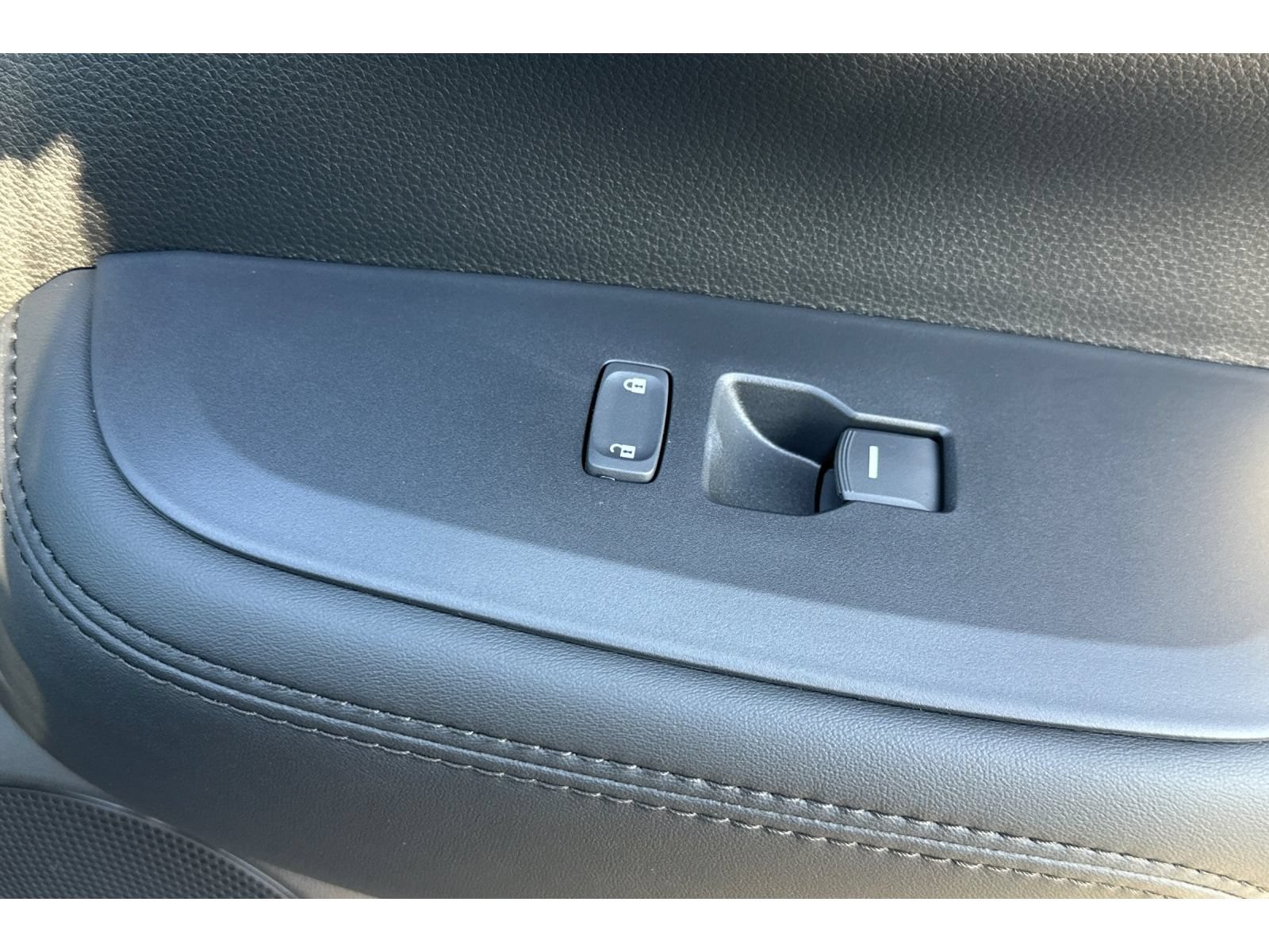 Used 2027 Honda HR-V LX image 22