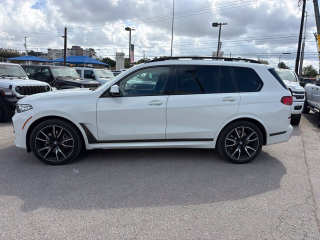 Used 2021 BMW X7 xDrive40i w/ M Sport Package AWD/4WD image 4