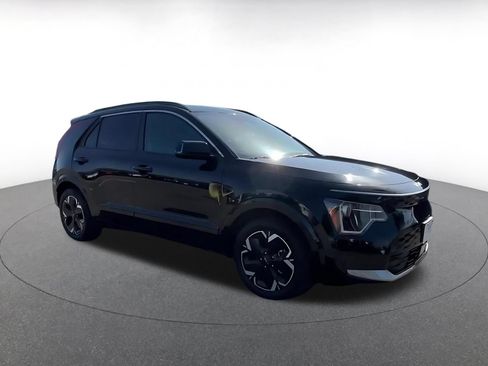 Used 2024 Kia Niro Wind FWD image 2
