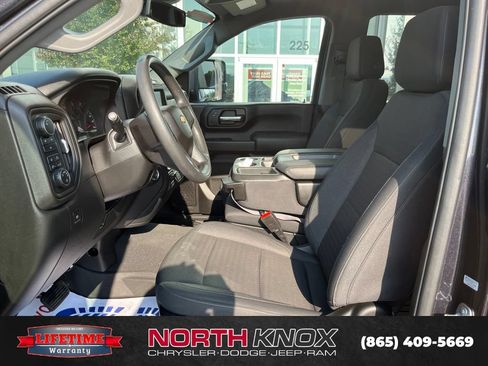 Used 2024 Chevrolet Silverado 2500 Custom w/ Custom Value Package AWD/4WD image 3