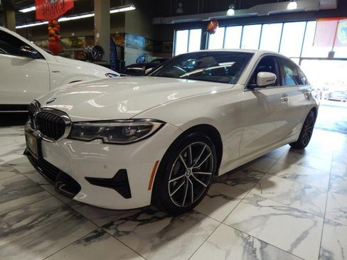 Used 2021 BMW 330i xDrive Sedan w/ Premium Package image 10