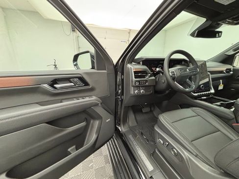 New 2026 GMC Yukon Denali w/ Sun & Power Step Package image 19