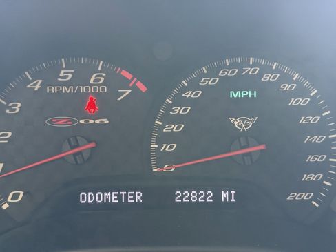 Used 2002 Chevrolet Corvette Z06 w/ Memory Pkg RWD image 21