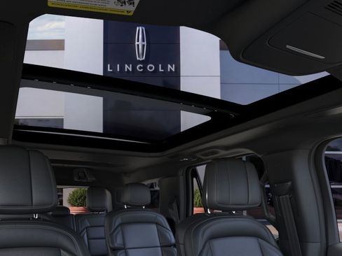 New 2026 Lincoln Navigator Reserve w/ Jet Appearance Package AWD/4WD image 22