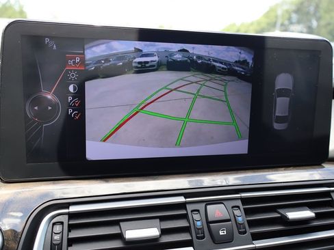 Used 2015 BMW 750i RWD image 25