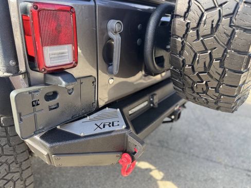 Used 2016 Jeep Wrangler Unlimited Rubicon AWD/4WD image 17