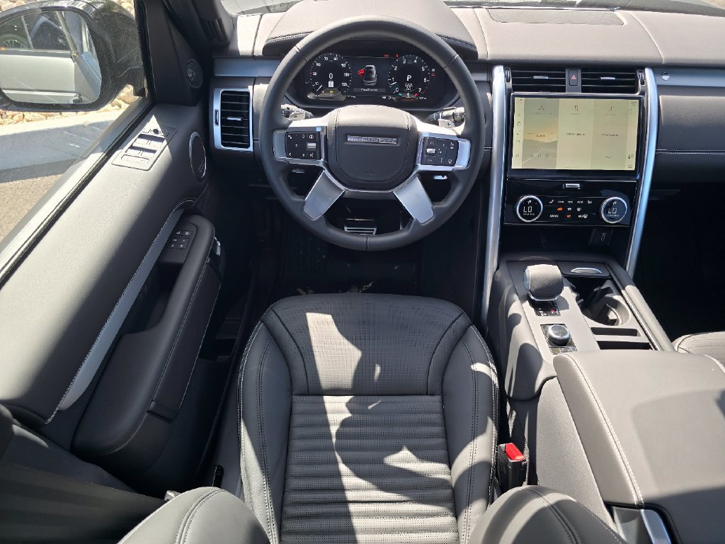 New 2026 Land Rover Discovery Limited Edition AWD/4WD image 19