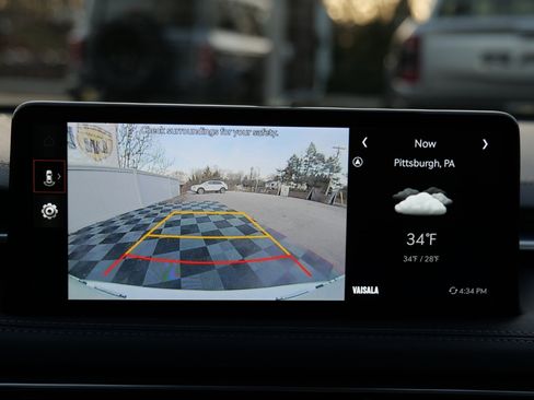 Used 2023 Genesis G70 2.0T image 24