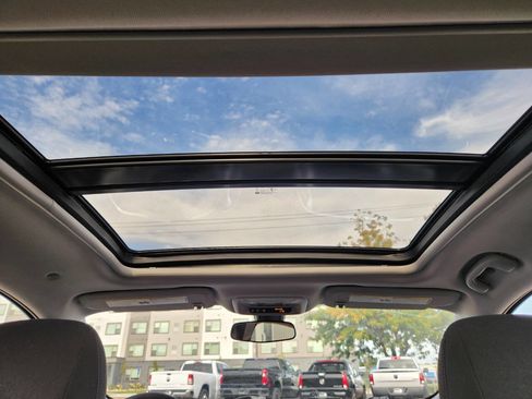 Used 2021 Chevrolet Malibu LT image 19