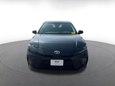 Used 2025 Toyota Camry LE image 4