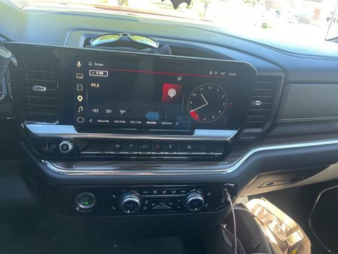 Used 2024 GMC Sierra 1500 Elevation AWD/4WD image 8