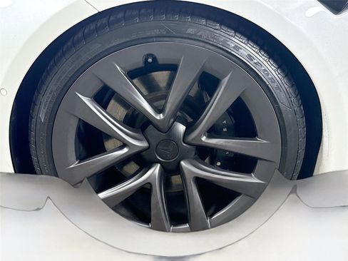 Used 2022 Tesla Model S Plaid image 25