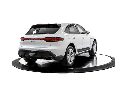 Certified 2024 Porsche Macan AWD/4WD image 7