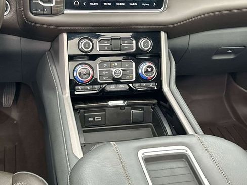 Used 2022 GMC Yukon Denali image 17