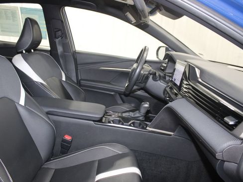 Used 2025 Toyota Camry SE FWD image 35