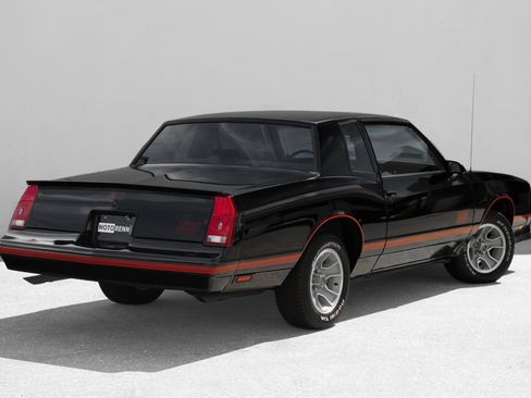 Used 1988 Chevrolet Monte Carlo SS RWD image 3