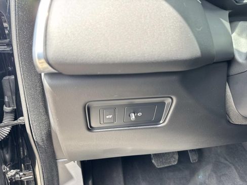 Used 2026 Jaguar F-PACE R-Dynamic S AWD/4WD image 21