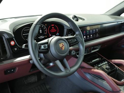 New 2026 Porsche Cayenne Coupe AWD/4WD image 4