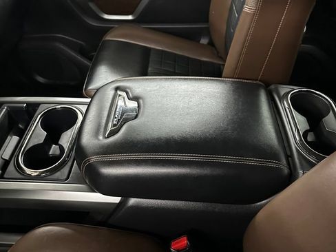 Used 2018 Nissan Titan Platinum Reserve w/ Platinum Utility Package AWD/4WD image 16
