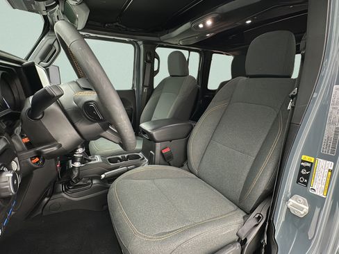 Used 2024 Jeep Wrangler Unlimited AWD/4WD image 13