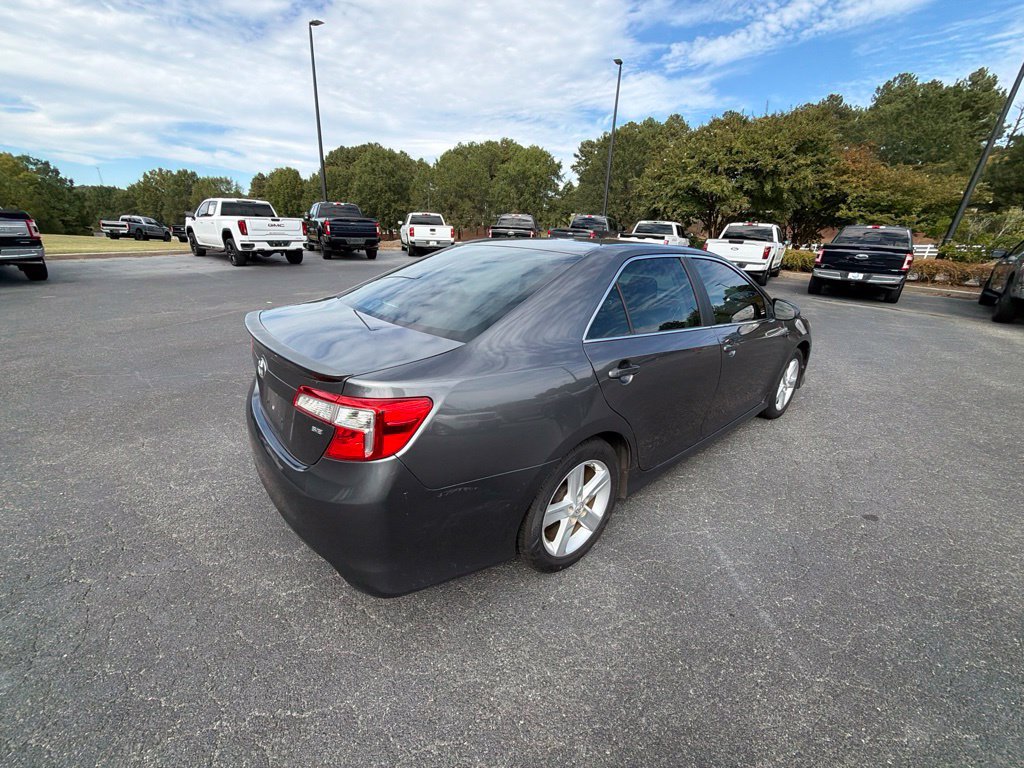 Used 2014 Toyota Camry SE FWD image 17