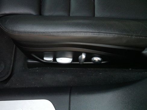 Used 2018 Porsche Panamera 4 image 20