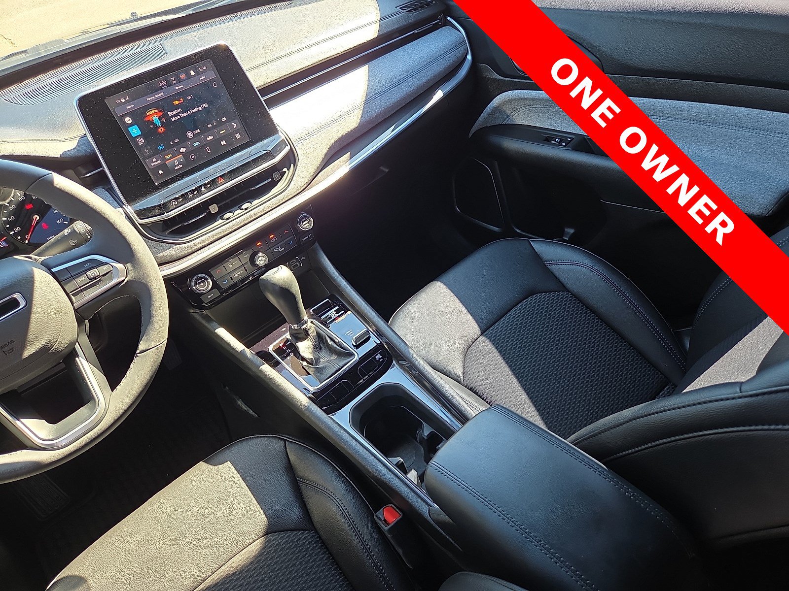 Used 2025 Jeep Compass Latitude w/ Convenience Group AWD/4WD image 12