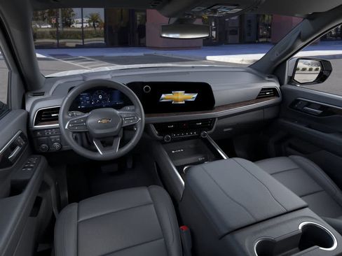 New 2026 Chevrolet Suburban LT RWD image 15