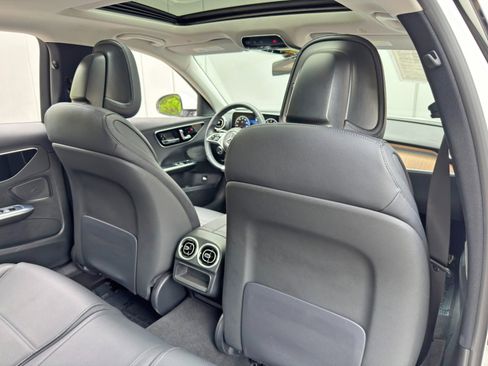 Used 2022 Mercedes-Benz C 300 Sedan image 40